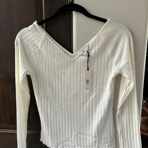 BR Wide Ribbed V-Neck Top - Picture 3 of 8